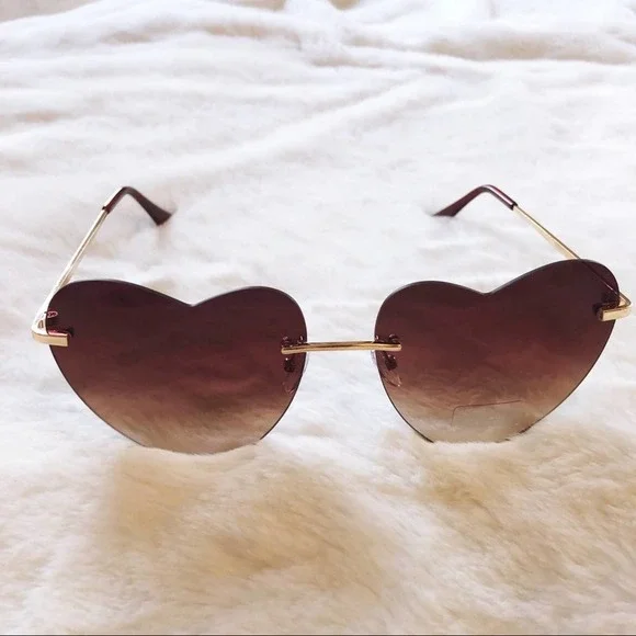 Miley Light Brown Gradient Heart Sunglasses - Picture 8 of 11